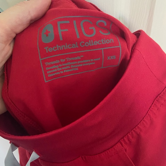 FIGS xxs set in red - Picture 6 of 7